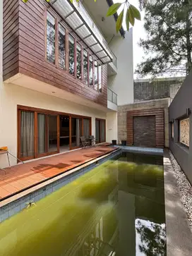 Rumah 3 lantai di Pondok Pinang, Jakarta selatan