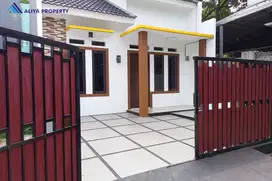 DIJUAL RUMAH CANTIK BEBAS BANJIR LOKASI SUMUR BATU DEKAT FASUM