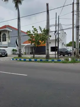 DISEWAKAN SPOT COCOK RESTO/CAFE STRATEGIS