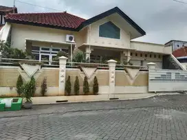 Jual Rumah Tengah Kota Dekat Simpang Lima Bebas Banjir
