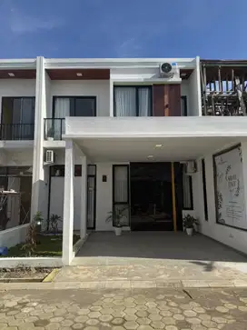 RUMAH SIAP HUNI DI POROS JALAN CENDRAWASIH KOTA MAKASSAR