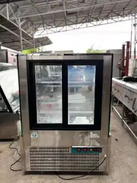 Cake showcase 
Merk star cool 
Mulus ori normal 
Ukuran 90x75x125