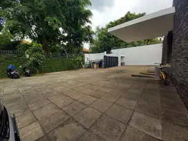 Lebak Bulus design modern area sangat luas di area strategis cilandak