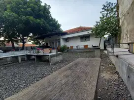 Tanah Bangunan luas di Jalan raya Kramat Jati cocok untuk komersial