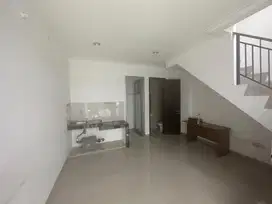 Sewa Murah Rumah Pik2 4.5x10 2 Lantai Dekat Orang Groove Idd