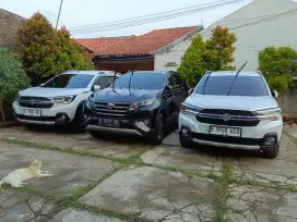 Rental mobil. Sewa mobil harian, mingguan & bulanan lepas kunci.