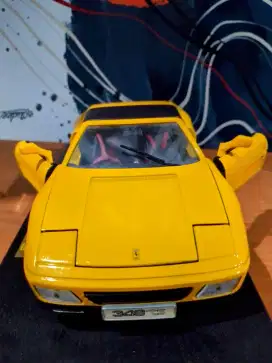 Diecast Ferrari 348 TS yellow Maisto 1:18 Full Besi