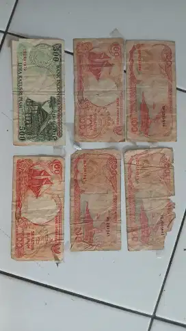 Uang kertas seratus lima ratus