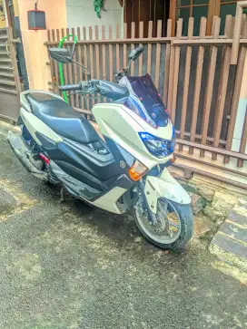 Nmax 2017 putih abs