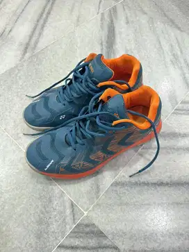 Sepatu Badminton Yonex Precision 2 Second Bekas