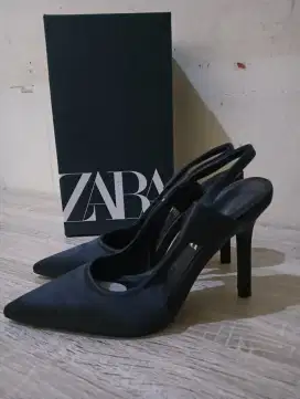 Preloved Sepatu Heels Zara Black Cakep
