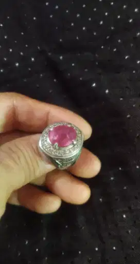 Cincin dgn batu natural Ruby