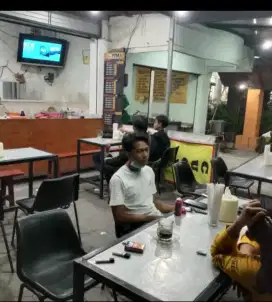 Butuh 2 orang utk jaga warung,