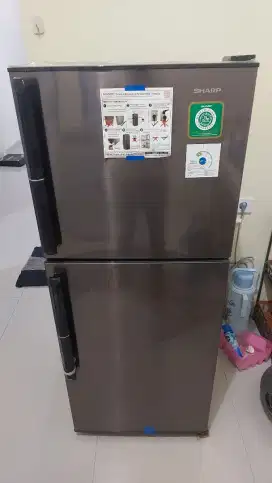 Kulkas 2 Pintu SHARP