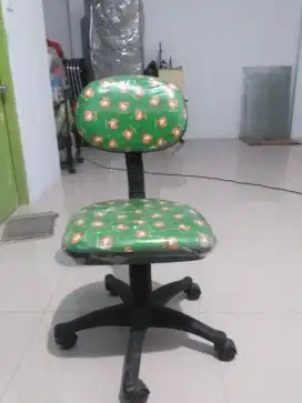 Kursi putar kantor manual merek rakuda