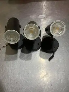 Lampu Sorot Lukisan