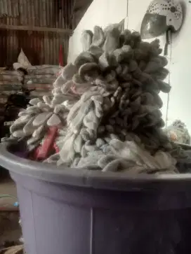 Sarung tangan bekas