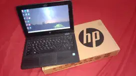 Laptop merek HP, warna hitam, 11,6 inch