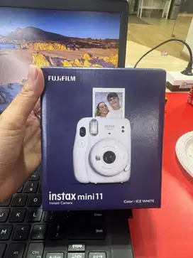 Fuji film instax mini 11 instant camera