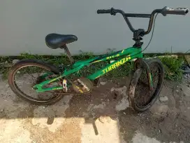 Sepeda BMX Hijau