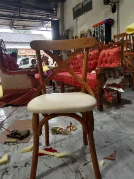 Kursi makan, kursi cafe dan resto