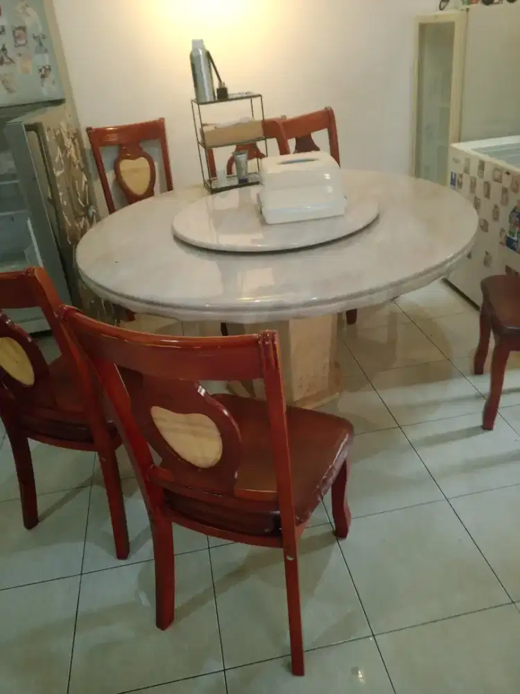 Meja makan+kursi bahaan tebal