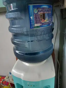 Jual cepat dispenser 100 % notmal no minus + galon