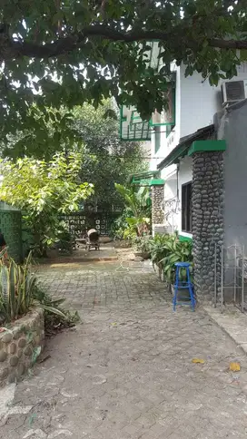 Rumah hook jalan utama luas diarea jakarta selatan