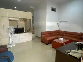 Rumah 3,5 Lantai Luas 5x15 75m2 Type 3+1KT di Muara Karang Pluit