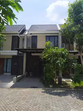 Murah Rumah Northwest lake 2 Lantai citraland dekat superindo Surabaya