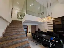 Jual Dibwh Hrg Pasar Kantor SOHO Pancoran Full Furnish 97 m2 Siap Huni