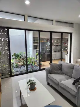 RUMAH CLUSTER FLORA SUMMARECON SIAP HUN
Cluster  Flora Freya premium