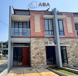 RUMAH 2 LANTAI SIAP HUNI TANAH LUAS