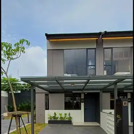 Rumah Minimalist Lokasi segitiga emas Gading Serpong BSD