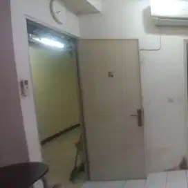 Menteng Square 1 Br Semi Furnished Lantai Rendah