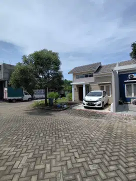 Dijual Rumah Pojok daerah Juanda
