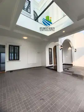Rumah Dijual Brand New American Classic With Pool Di Jakarta Barat
