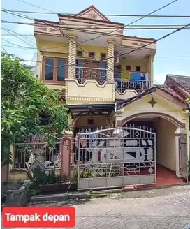rumah pusat keramaian