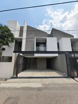 Rumah MODERN KEKINIAN di Turangga Sayap Batununggal Buahbatu dijual