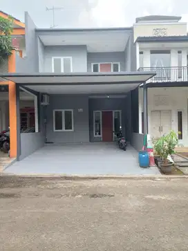 DIJUAL RUMAH MURAH 2 LANTAI DAN SIAP HUNI DI CLUSTER KOTA WISATA!