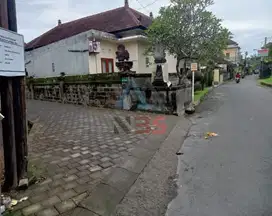 DIJUAL RUMAH LOKASI SANUR DEKAT MENUJU PANTAI SANUR