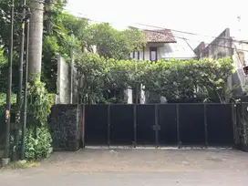 Rumah Antik Bagus 2 Lantai Lokasi Sangat Strategis di Permata Hijau, J