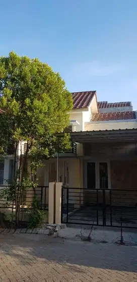 Dijual rumah Greenlake Residence Surabaya Timur
