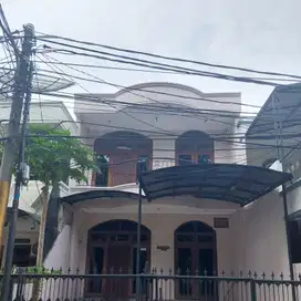Dijual rumah di Kelapa Gading