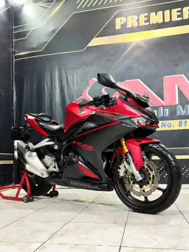 CBR 250 ABS SP 2cilinder km 8rb asli. Anugerah Motor rungkut tengah 81