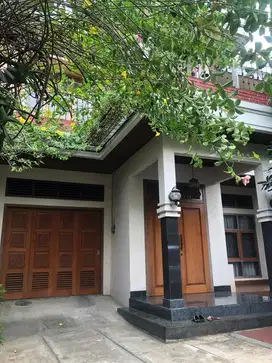 Rumah di Puter Bintaro Jaya Sektor 5 mewah dan asri