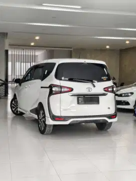 Toyota Sienta Q AT 2017