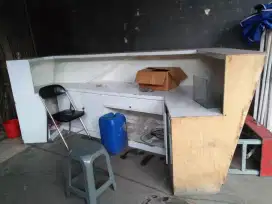 Meja counter minimalist