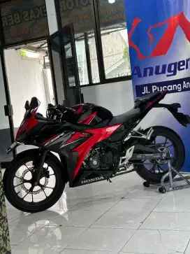 Honda Cbr 150r Thn. 2019 km 6Rb Anugerah Motor Pucang