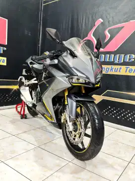 Honda CBR250RR STD TH 2017 ODO 9RB GREY METALLIC